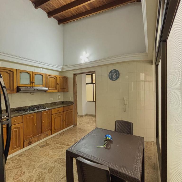 Confort y Estilo en el Centro de Medellín Perfecto para tu Estancia - Apartment - Split Level - 22