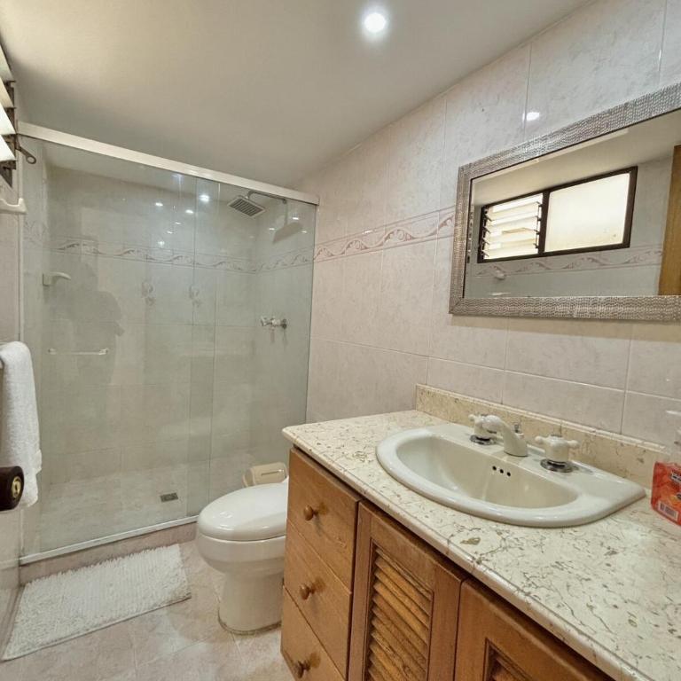 Confort y Estilo en el Centro de Medellín Perfecto para tu Estancia - Apartment - Split Level - 29