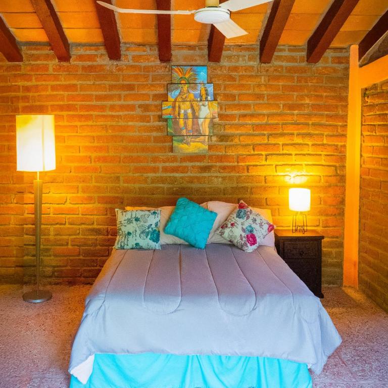 Casa La Potranca - Family Room with Mountain View - 2
