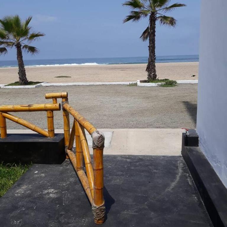 Apartment with Beach Exit 204 - One-Bedroom Apartment - 3