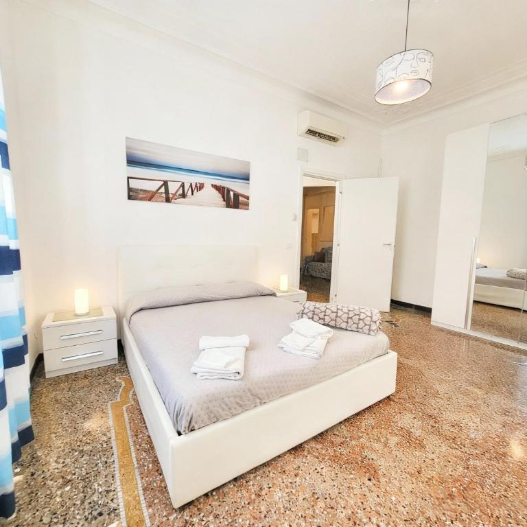 Brignole Home - Appartamento con 2 Camere da Letto e Balcone - 1
