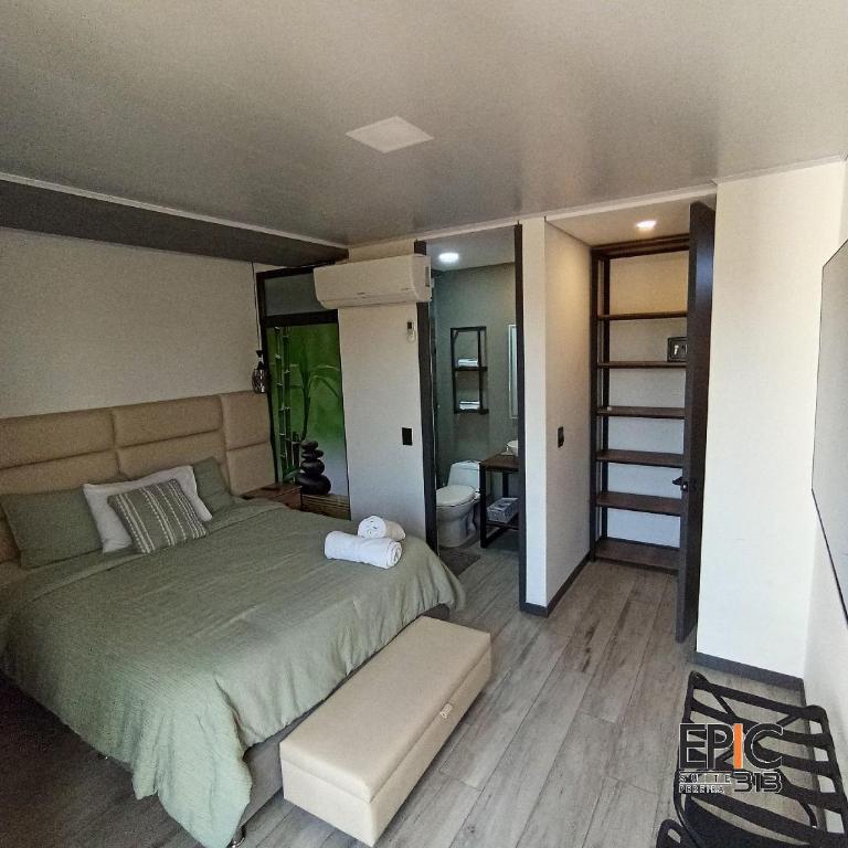 Epic Suite 313 Family Deluxe Airport 3 Rooms 10Pax - Three-Bedroom Apartment Suite - 7