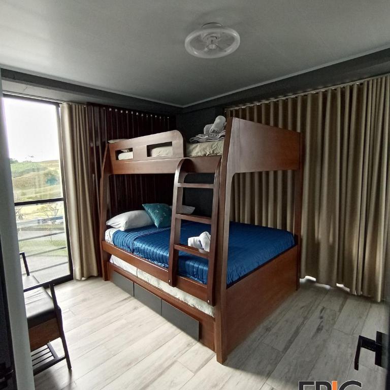 Epic Suite 313 Family Deluxe Airport 3 Rooms 10Pax - Three-Bedroom Apartment Suite - 19