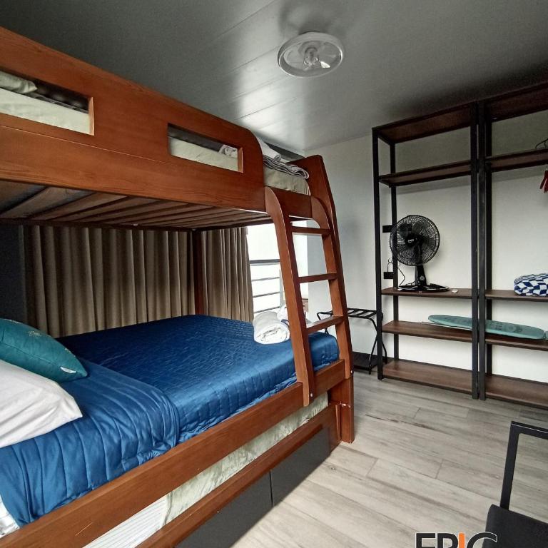 Epic Suite 313 Family Deluxe Airport 3 Rooms 10Pax - Three-Bedroom Apartment Suite - 21