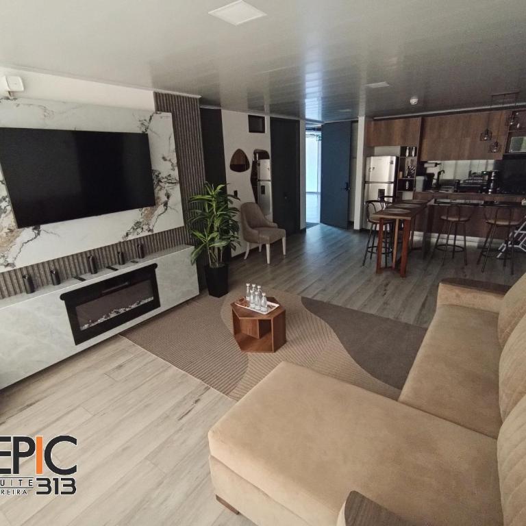 Epic Suite 313 Family Deluxe Airport 3 Rooms 10Pax - Three-Bedroom Apartment Suite - 36