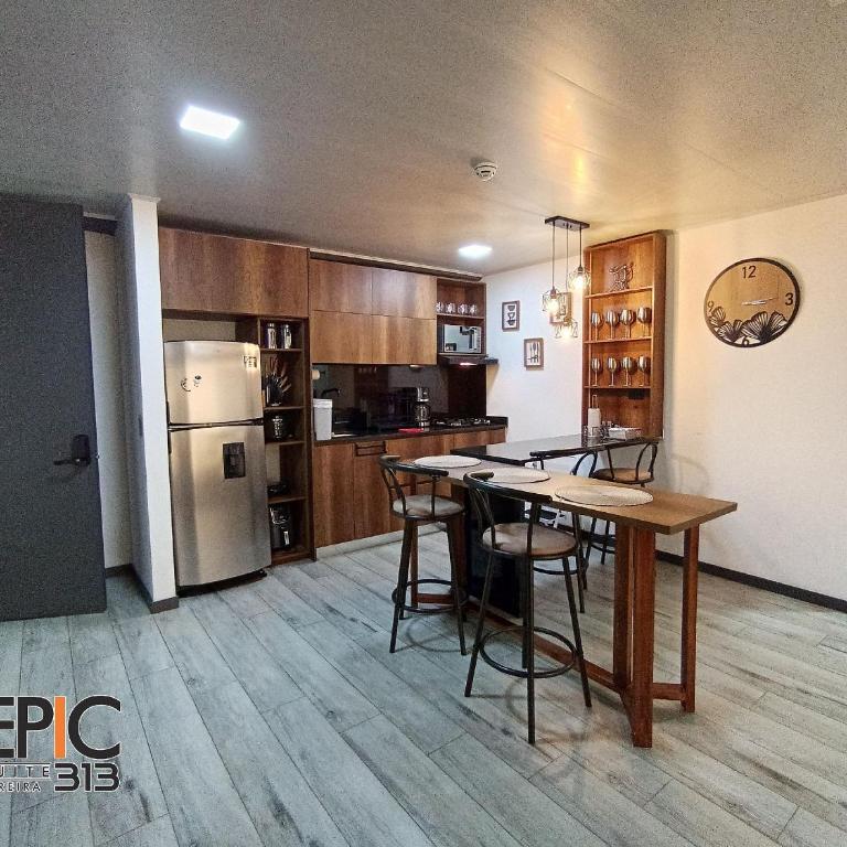 Epic Suite 313 Family Deluxe Airport 3 Rooms 10Pax - Three-Bedroom Apartment Suite - 38