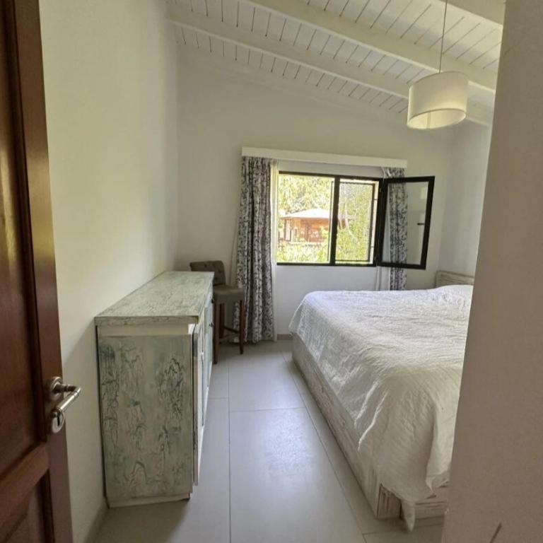 Cómoda casa de 2 dormitorios con amplio jardín - Two-Bedroom House - 12