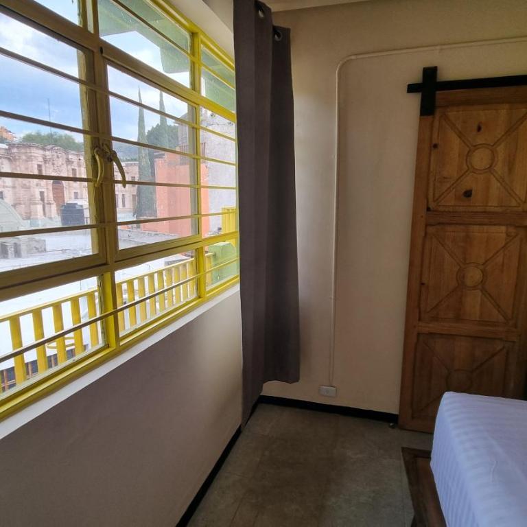 Hotel Colonial Guanajuato - Premium Quadruple Room - 7