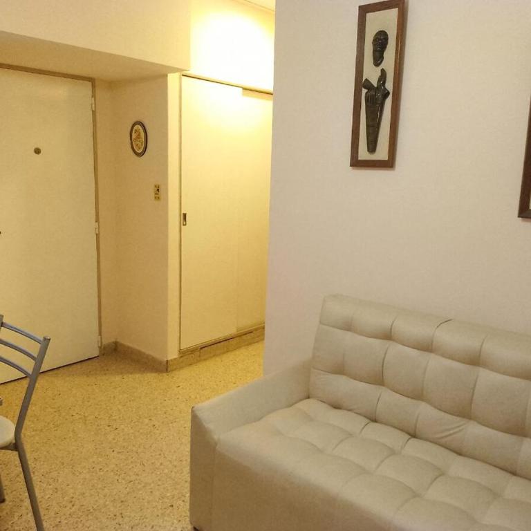Depto 2 ambientes comodos, Av Luro, zona centro - One-Bedroom Apartment - 4