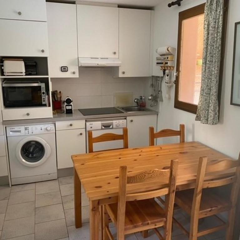 Maison mitoyenne avec climatisation et parking à Bormes-les-Mimosas - FR-1-251-877 - Maison de Vacances - 4