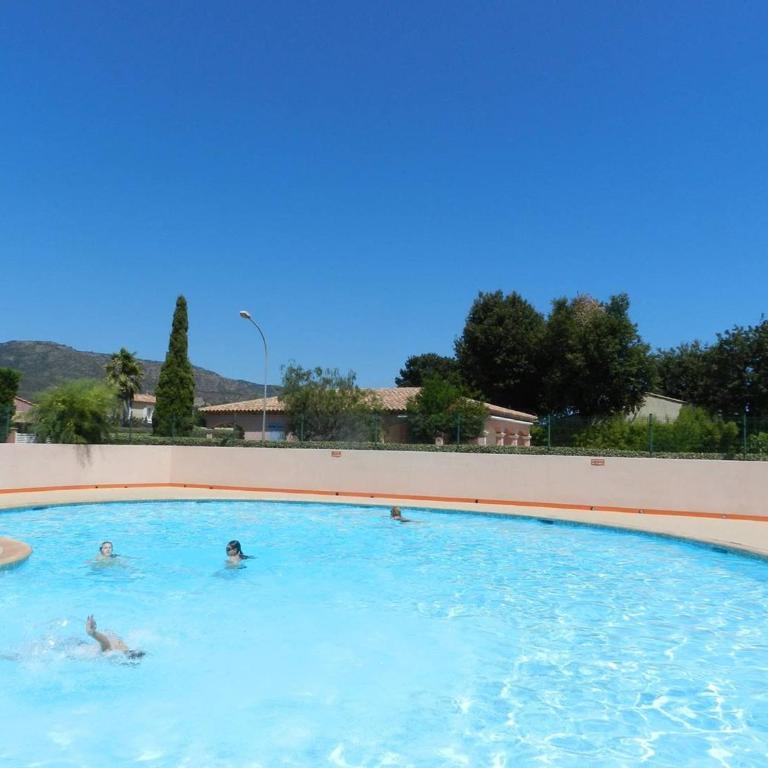 Maison mitoyenne avec climatisation et parking à Bormes-les-Mimosas - FR-1-251-877 - Maison de Vacances - 12