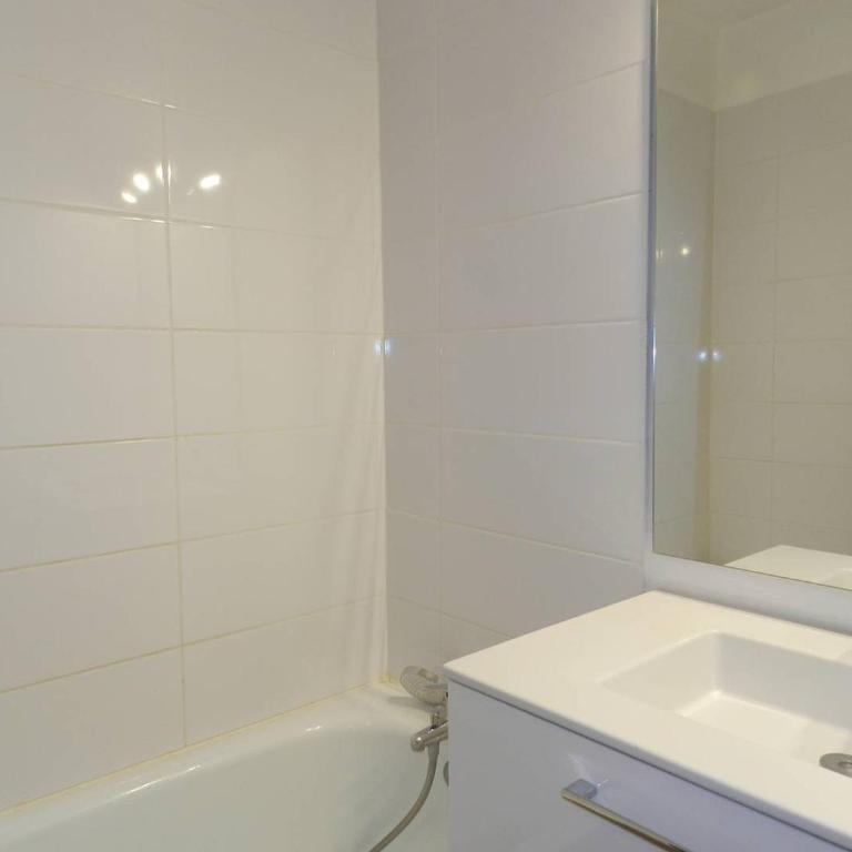 Studio à Bormes-les-Mimosas avec accès plage, terrasse et parking - FR-1-251-875 - Apartamento - 3