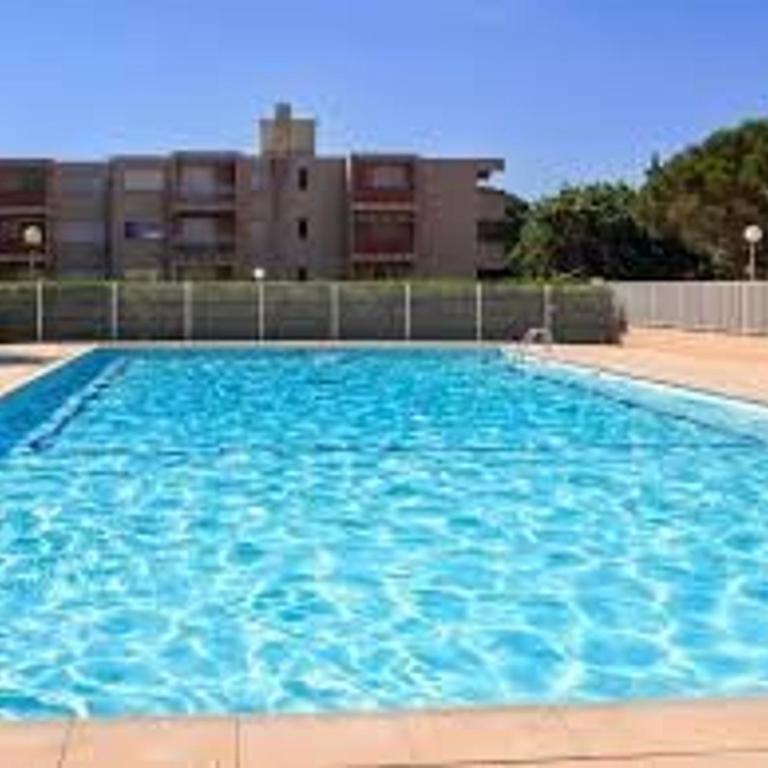 Studio à Bormes-les-Mimosas avec accès plage, terrasse et parking - FR-1-251-875 - Apartamento - 9