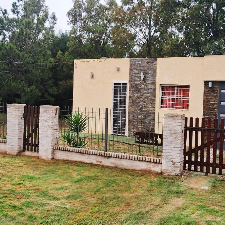 Es aca - Two-Bedroom House - 7