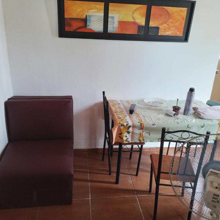 Es aca - Two-Bedroom House - 10