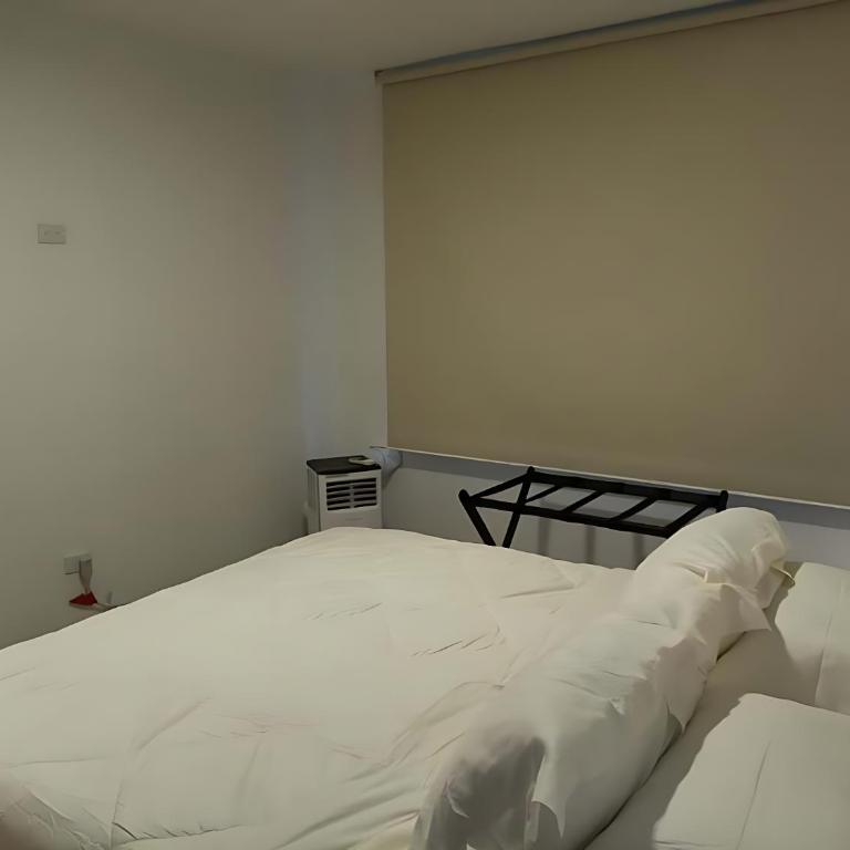 Apartamento Espacioso Como Nuevo con 2 Habitaciones y a 5 minutos de San Bernardino con Ascensor Operativo - Two-Bedroom Apartment - 40