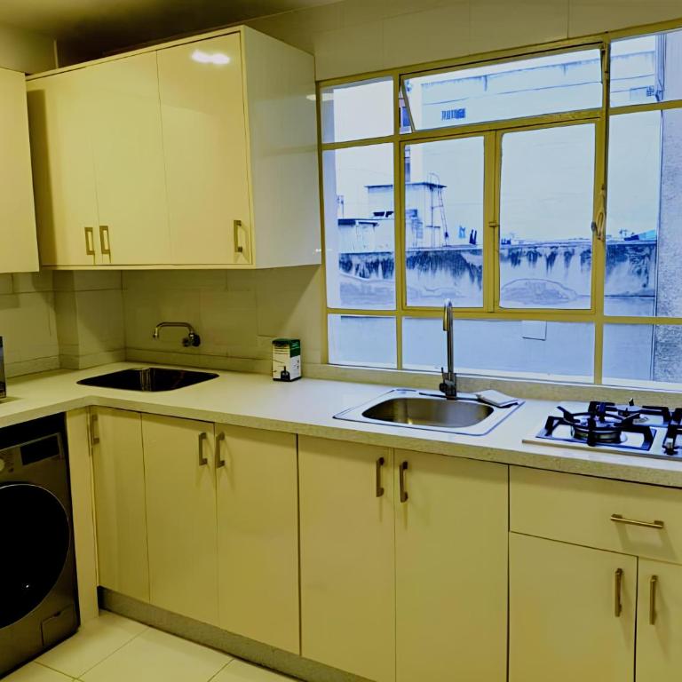 Apartamento Espacioso Como Nuevo con 2 Habitaciones y a 5 minutos de San Bernardino con Ascensor Operativo - Two-Bedroom Apartment - 29