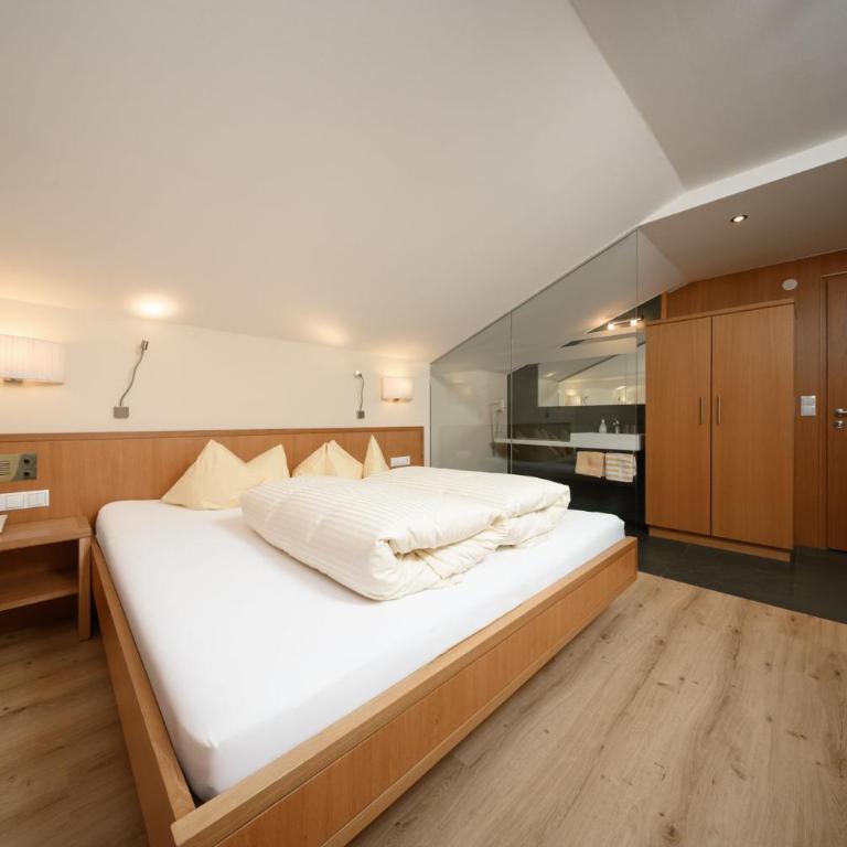 Hotel Garni Maria Theresia - Junior Suite - 17