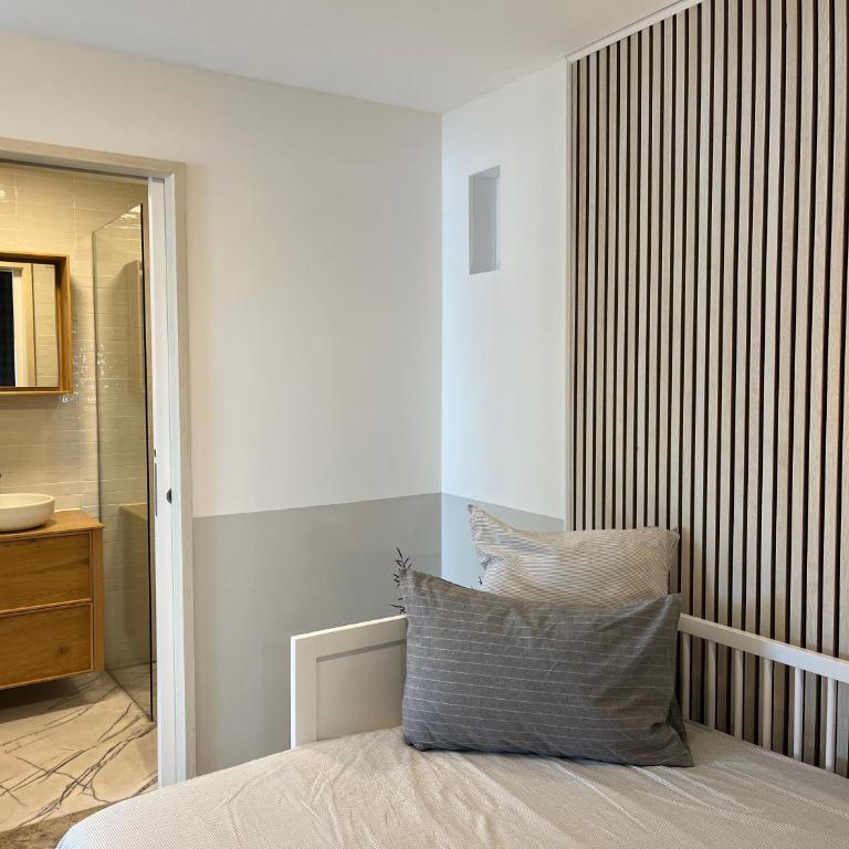 Renovated APT with panoramic view - Deluxe Apartment mit 2 Schlafzimmern und Gartenblick - 29
