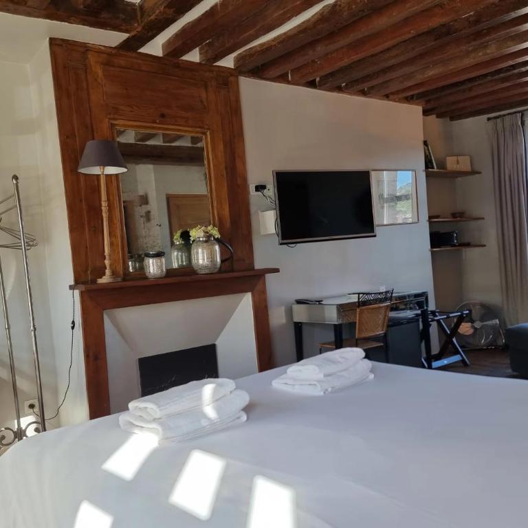 Chambres Houdaille - Chambre Double Confort - Vue sur Port - 1er Étage - 12