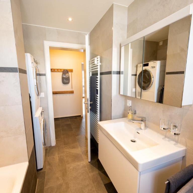 Charming Apartment in St Moritz - Apartment - 3