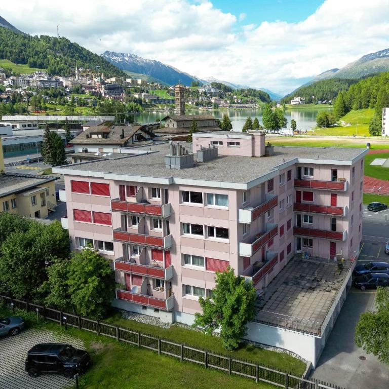 Beautiful Modern family apartment with free parking - Apartment - 23