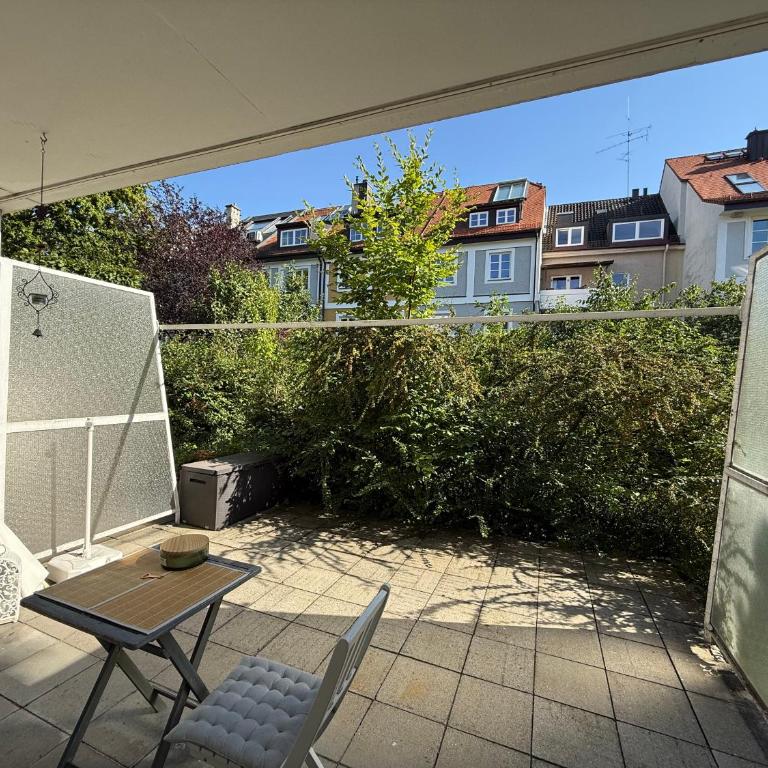 Bright Studio with Private Terrace near Nymphenburg Castle - Apartamento de 1 dormitorio - 1