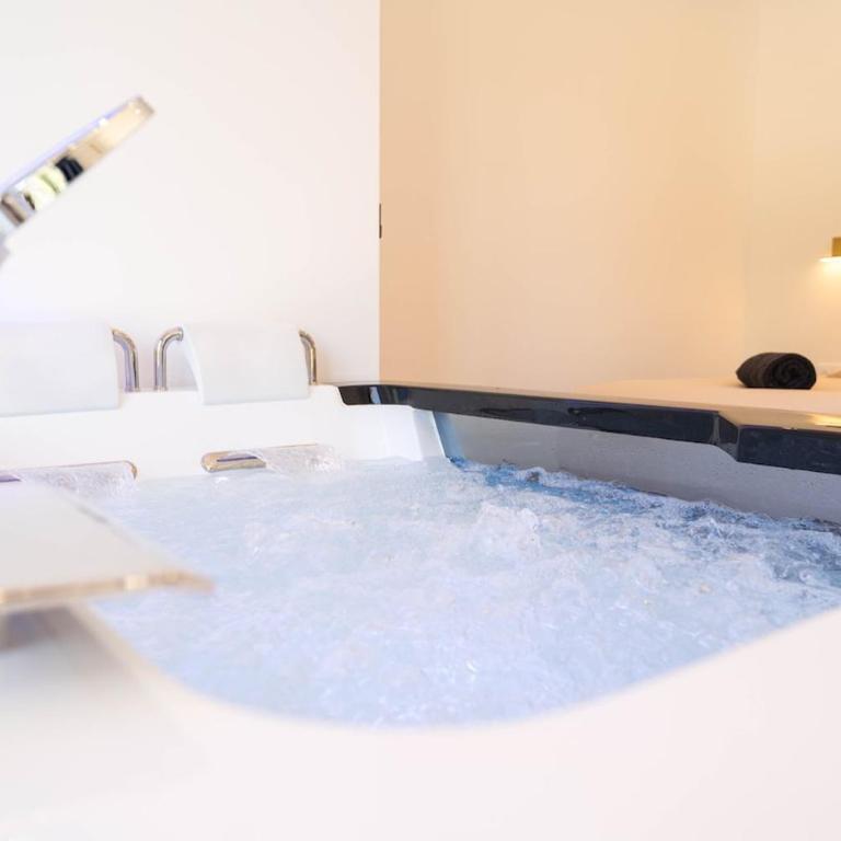 Romantic suite with jacuzzi - Appartement 2 Chambres - 18