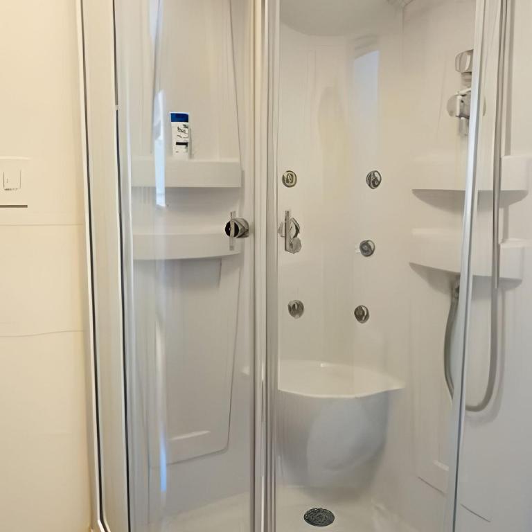 Habitación Acogedora con Baño Privado y Entrada Propia en Miraflores - Budget Double Room - 12