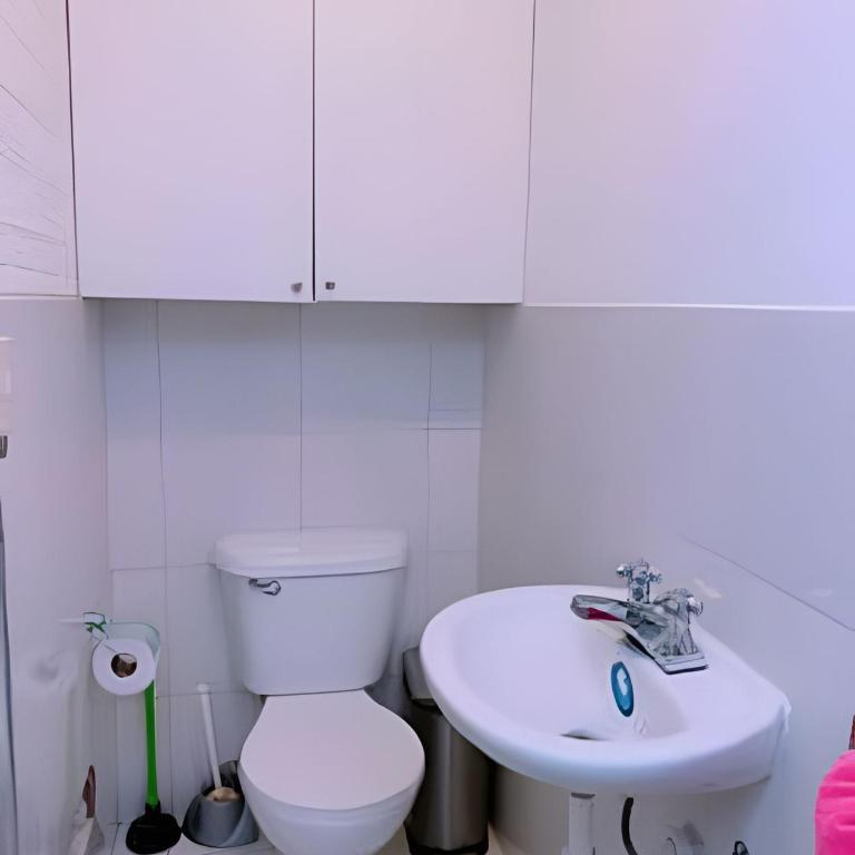 SM3 Habitación pequeña con baño privado/Miraflores - Budget Single Room - 20