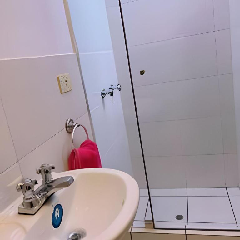 SM3 Habitación pequeña con baño privado/Miraflores - Budget Single Room - 23