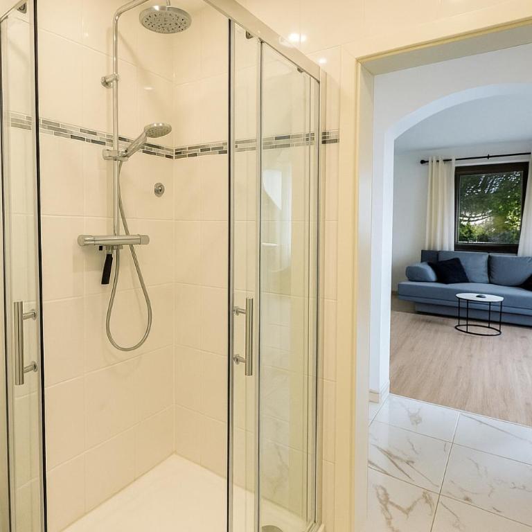 Modernes Apartment mit 180° Bergblick - Apartment mit 1 Schlafzimmer - 5