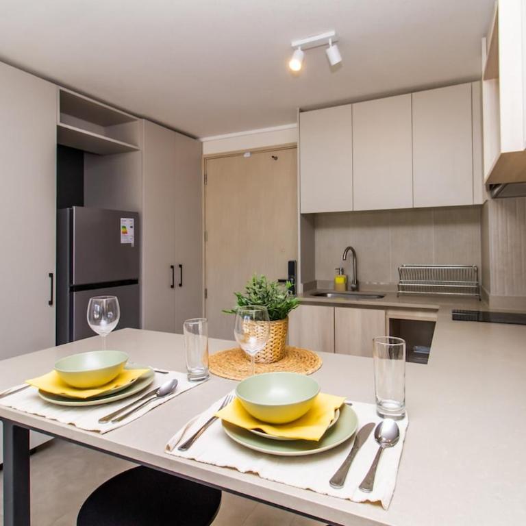 Confort y Estilo cerca e Metro Irarrázaval - Two-Bedroom Apartment - 3