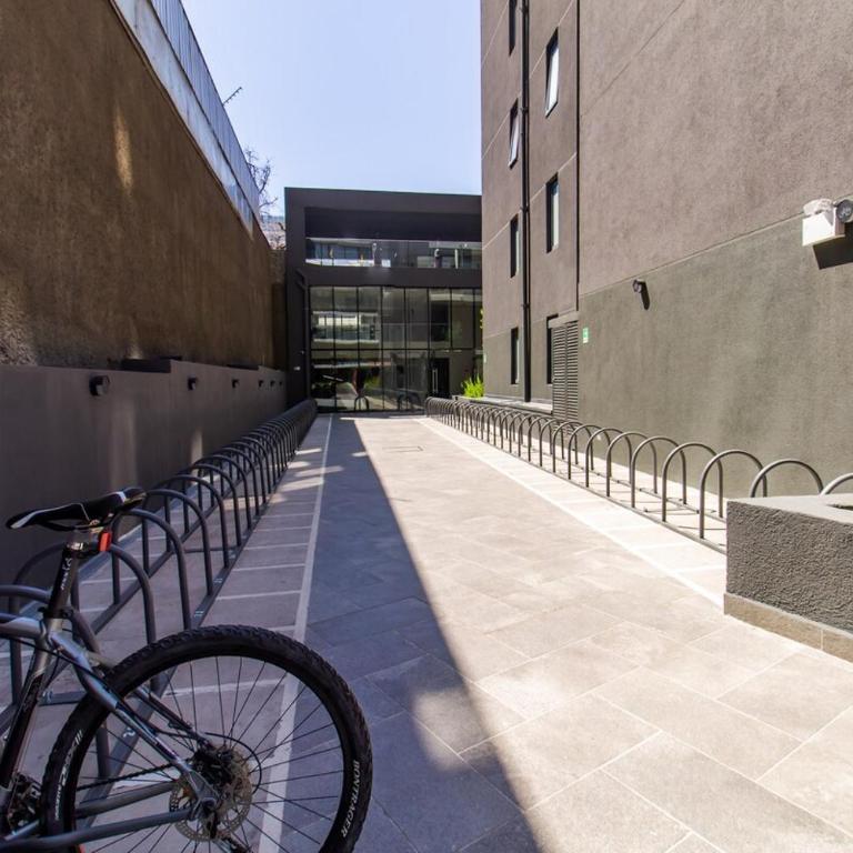 Confort y Estilo cerca e Metro Irarrázaval - Two-Bedroom Apartment - 5