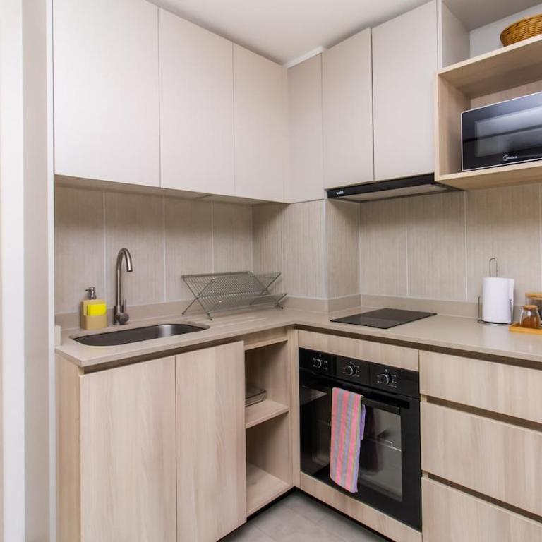 Confort y Estilo cerca e Metro Irarrázaval - Two-Bedroom Apartment - 26