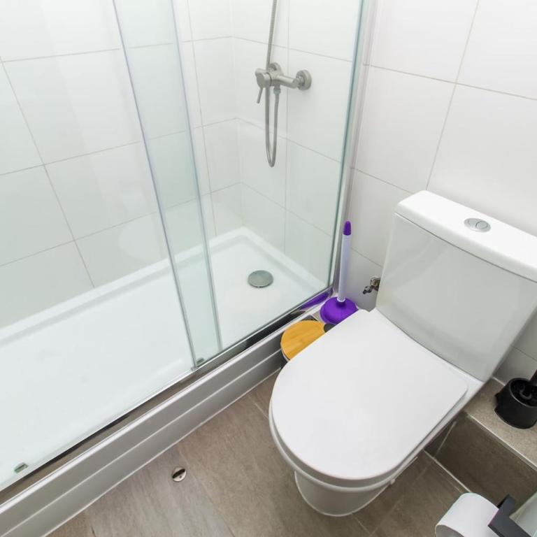 Confort y Estilo cerca e Metro Irarrázaval - Two-Bedroom Apartment - 43