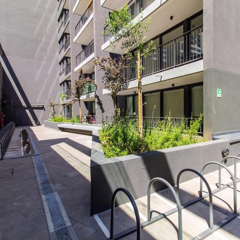 Confort y Estilo cerca e Metro Irarrázaval - Two-Bedroom Apartment - 45
