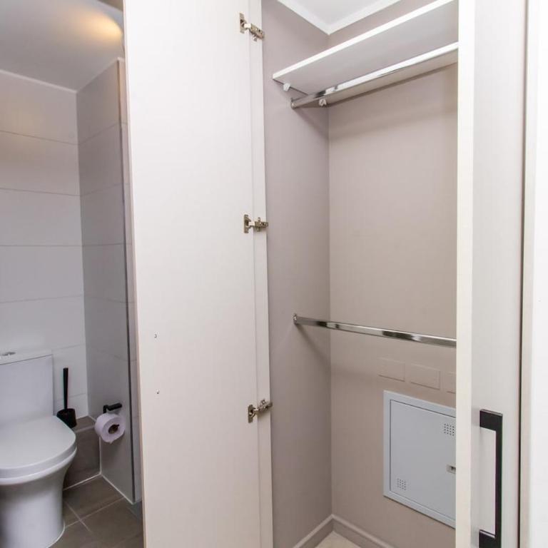 Confort y Estilo cerca e Metro Irarrázaval - Two-Bedroom Apartment - 48