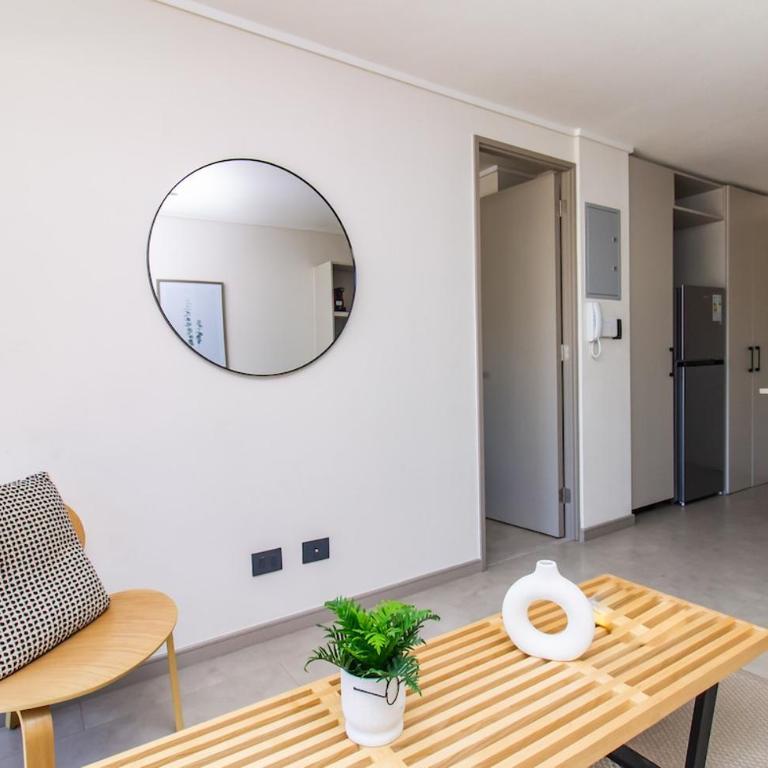 Confort y Estilo cerca e Metro Irarrázaval - Two-Bedroom Apartment - 55