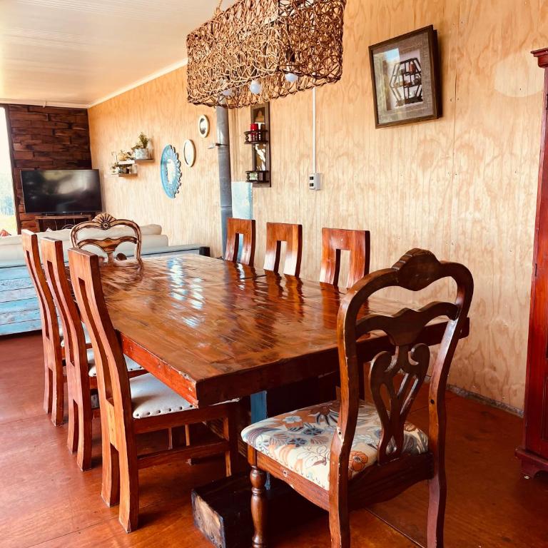 Casa con vista a los volcanes y Lago Llanquihue - Three-Bedroom House - 2