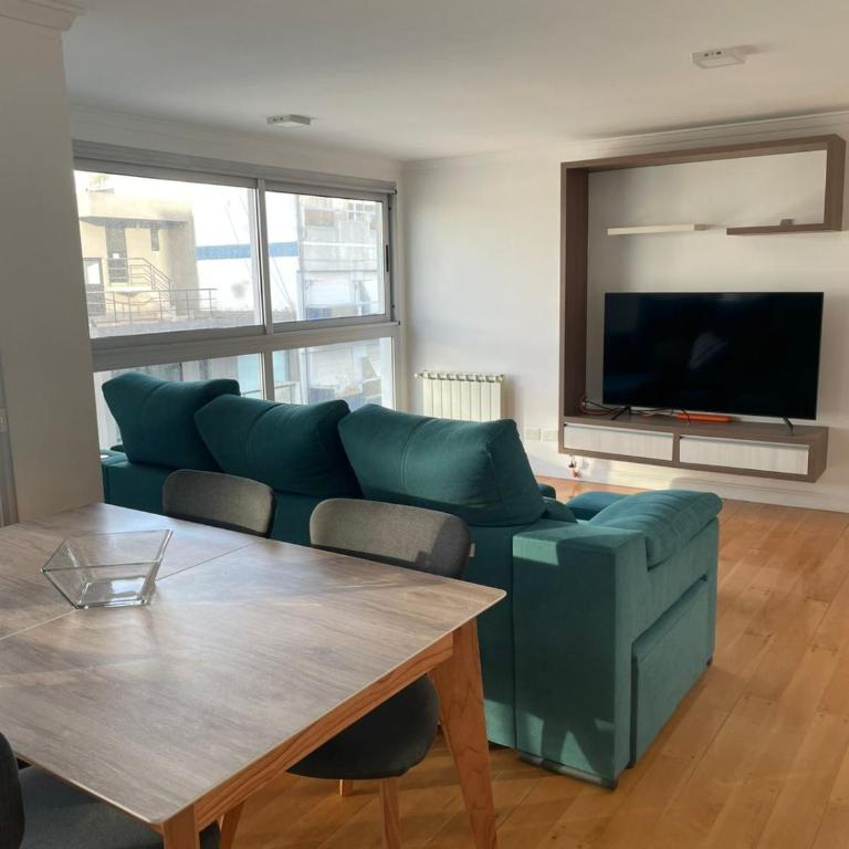 Edificio Damar VI 3 Amb, 2 hab en suite c cochera cubierta - Three-Bedroom Apartment - 4