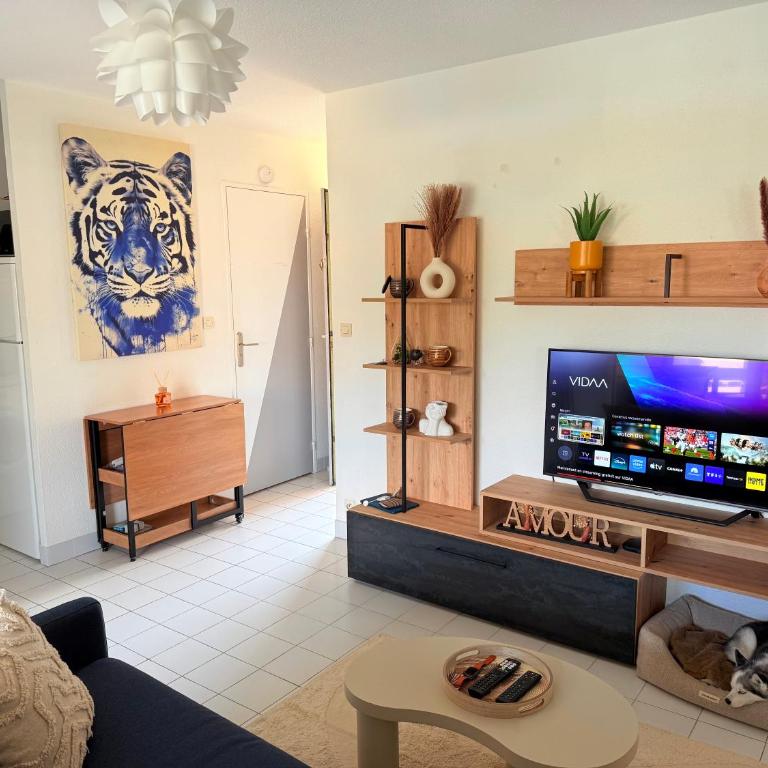 Résidence privée avec balcon, piscine et place de parking - Appartamento con 2 Camere da Letto e Vista Piscina - 2