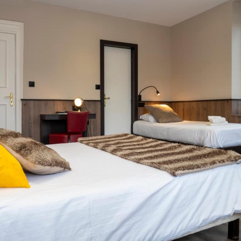 Logis Hotel Des Bains - Chambre Triple Confort - 8