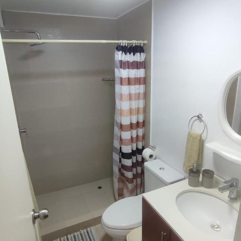 Dpto entero 2 dormitorios 2 baños máximo 5 personas - Two-Bedroom Apartment - 16