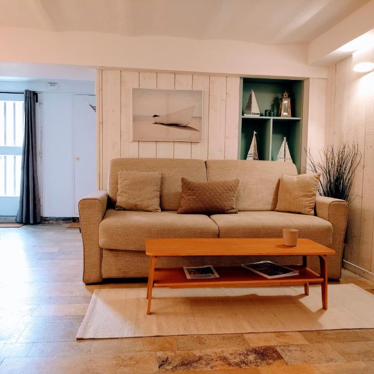 Villa St Laurent - Bel appartement refait à neuf à 50 m de la Plage - Apartamento - 7