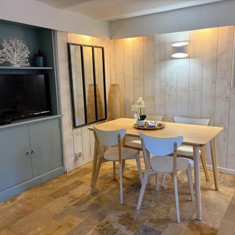 Villa St Laurent - Bel appartement refait à neuf à 50 m de la Plage - Apartamento - 12