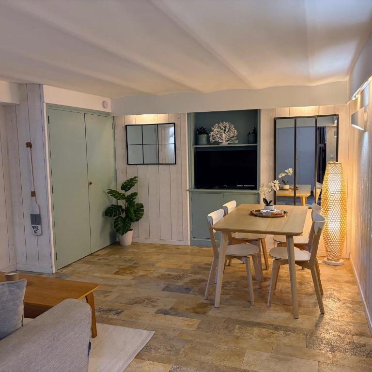 Villa St Laurent - Bel appartement refait à neuf à 50 m de la Plage - Apartamento - 14