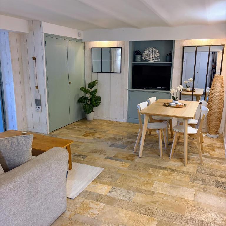 Villa St Laurent - Bel appartement refait à neuf à 50 m de la Plage - Apartamento - 13