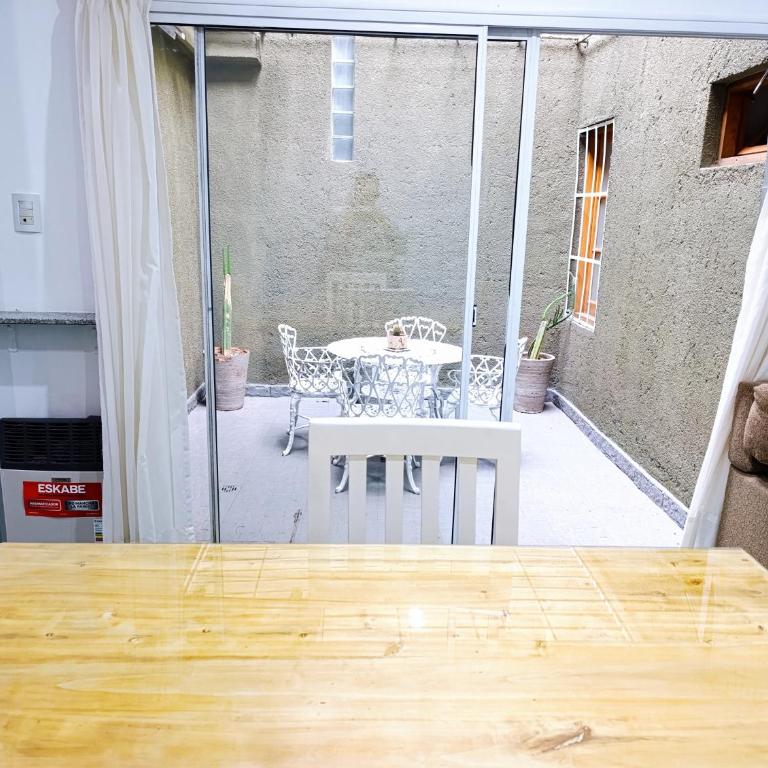 Amplio departamento en pleno centro con cochera privada - Apartamento - 7