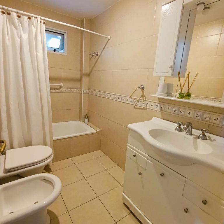Amplio departamento en pleno centro con cochera privada - Apartamento - 12